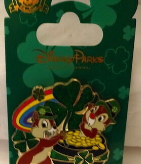 Disney St Patrick's Pin Chip 'n' Dale Pot 'o' Gold New On Card Front
