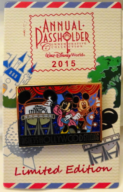Mickey Minnie Postcard Pin Disney Passholder LE New On Card Front